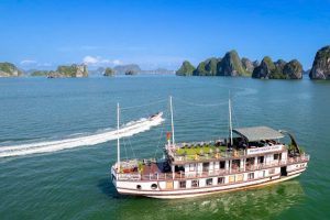 Halong Classic Cruise Wooden Boat